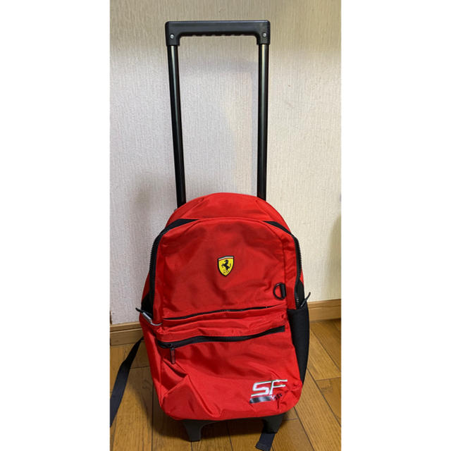 Ferrari(フェラーリ)の正規品フェラーリ　キッズ　リュック　スーツケース キッズ/ベビー/マタニティのこども用バッグ(リュックサック)の商品写真