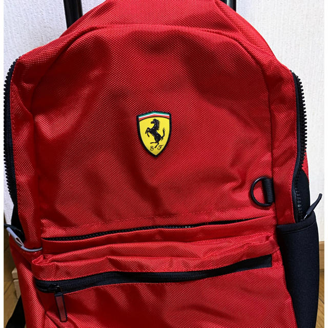 Ferrari(フェラーリ)の正規品フェラーリ　キッズ　リュック　スーツケース キッズ/ベビー/マタニティのこども用バッグ(リュックサック)の商品写真