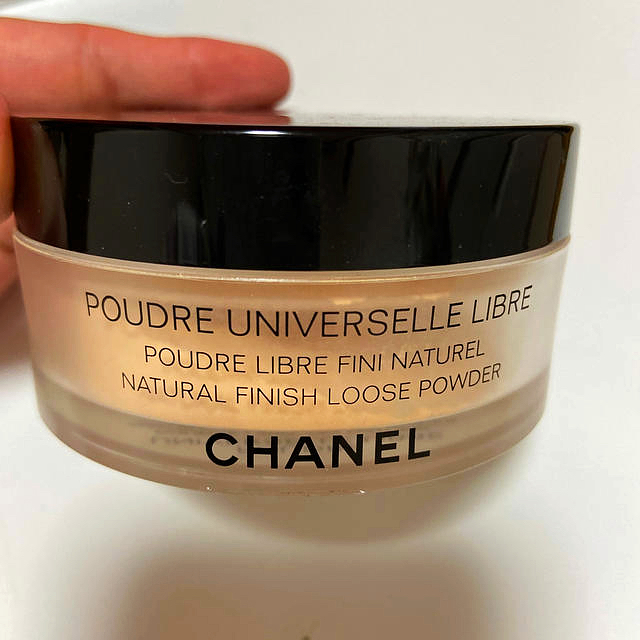 CHANEL(シャネル)のCHANEL PAUDERE UNGVERSELLE LIBRE コスメ/美容のベースメイク/化粧品(フェイスパウダー)の商品写真