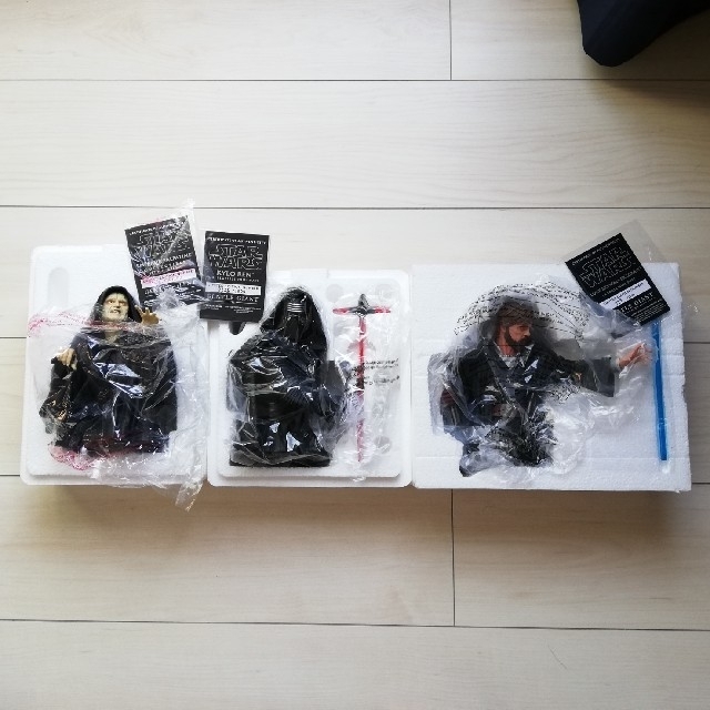 スターウォーズ ジェントルジャイアント パルパティン、カイロ・レン、ルーク スターウォーズ ジェントルジャイアント パルパティン、カイロ・レン、ルーク