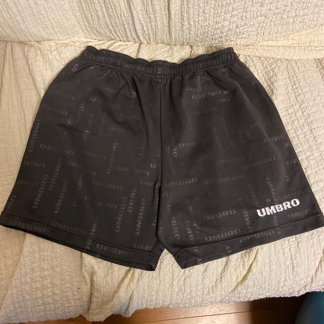 UMBRO(アンブロ)のアンブロ　ショートパンツ　スポーツ　トレーニング　黒　L メンズのパンツ(ショートパンツ)の商品写真