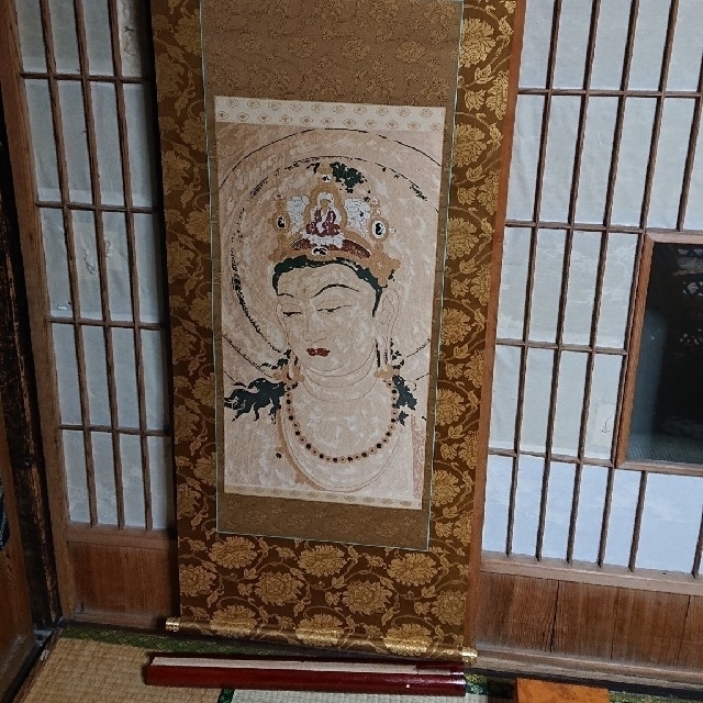 御寺西陣手織り唐絹.国寳法隆寺.聖観音像掛軸☆☆8月31日迄御値引き販売中☆☆