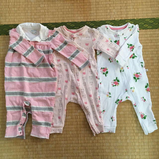 babyGAP(ベビーギャップ)の女の子 ロンパース 4着 まとめて キッズ/ベビー/マタニティのベビー服(~85cm)(ロンパース)の商品写真