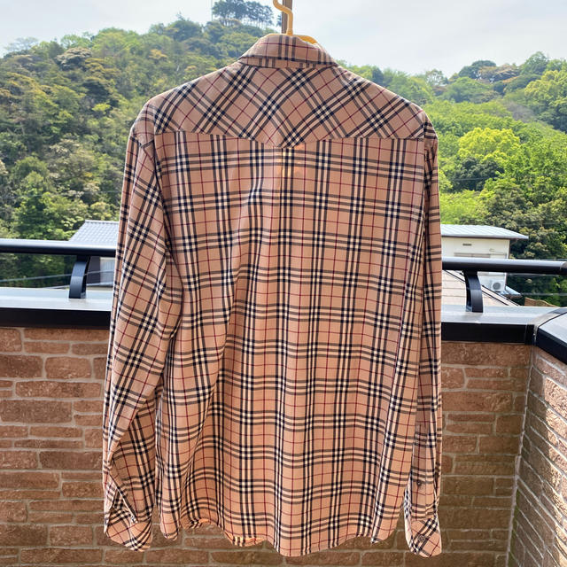 BURBERRY(バーバリー)のバーバリーシャツ（超美品） レディースのトップス(シャツ/ブラウス(長袖/七分))の商品写真