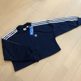 アディダス(adidas)の新品　adidas アディダス　バックプリントショート丈トレーナー　M(トレーナー/スウェット)