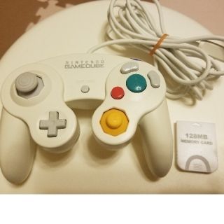 ニンテンドーゲームキューブ(ニンテンドーゲームキューブ)のspica様専用ゲームキューブコントローラー+メモリーカード(家庭用ゲーム機本体)