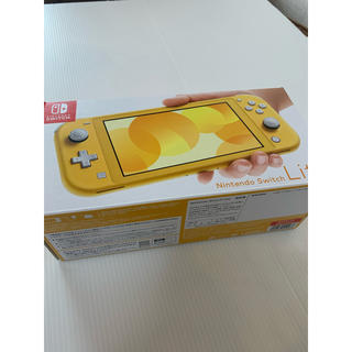 ニンテンドースイッチ(Nintendo Switch)の任天堂 本体 Switch lite スイッチ ライト イエロー(携帯用ゲーム機本体)