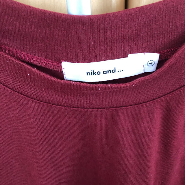 niko and...(ニコアンド)のniko and…／メッセージ刺繍Ｔシャツ レディースのトップス(Tシャツ(半袖/袖なし))の商品写真