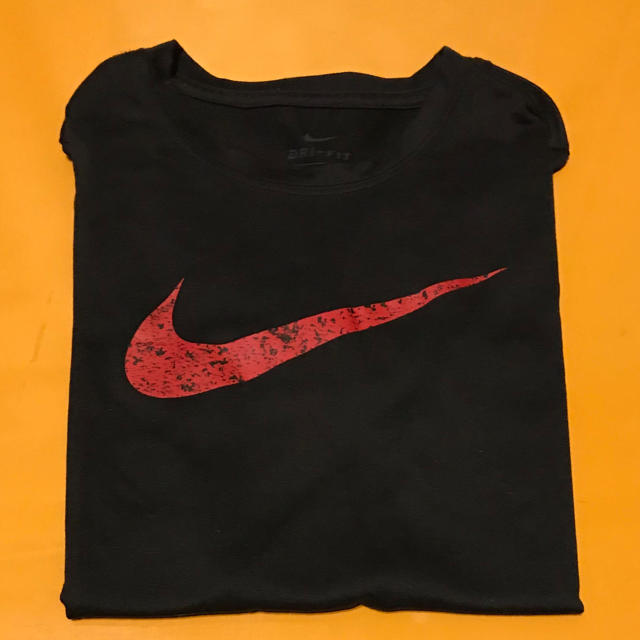 NIKE(ナイキ)のTシャツ NIKE DRI-FIT キッズ/ベビー/マタニティのキッズ服男の子用(90cm~)(Tシャツ/カットソー)の商品写真