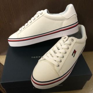 トミーヒルフィガー(TOMMY HILFIGER)の【新品未使用】🇨🇷TOMMY HILFIGER スニーカー23.5cm(スニーカー)