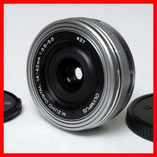 オリンパス(OLYMPUS)の✨未使用品✨OLYMPUS MZD14-42mm EZ ✨電動パンケーキ✨(レンズ(ズーム))