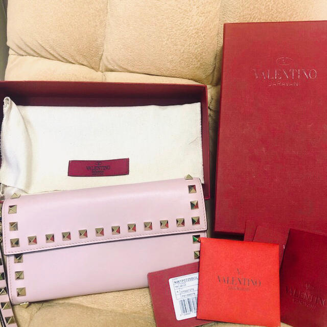 卸直営店(お得な特別割引価格) 値下げ VALENTINO ロックスタッズ 長