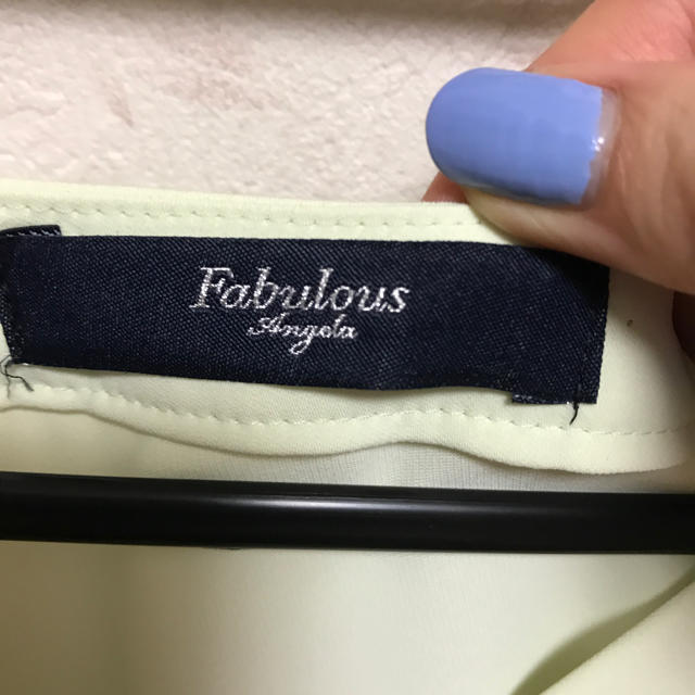 Fabulous Angela(ファビュラスアンジェラ)のちゃめこ♡様専用美品Fabulots Angela ノースリーブ とろみブラウス レディースのトップス(シャツ/ブラウス(半袖/袖なし))の商品写真