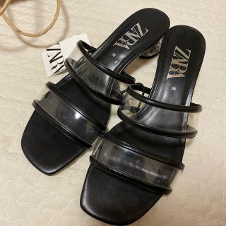 ザラ(ZARA)のZARA クリアサンダル  黒　ブラック　新品(サンダル)