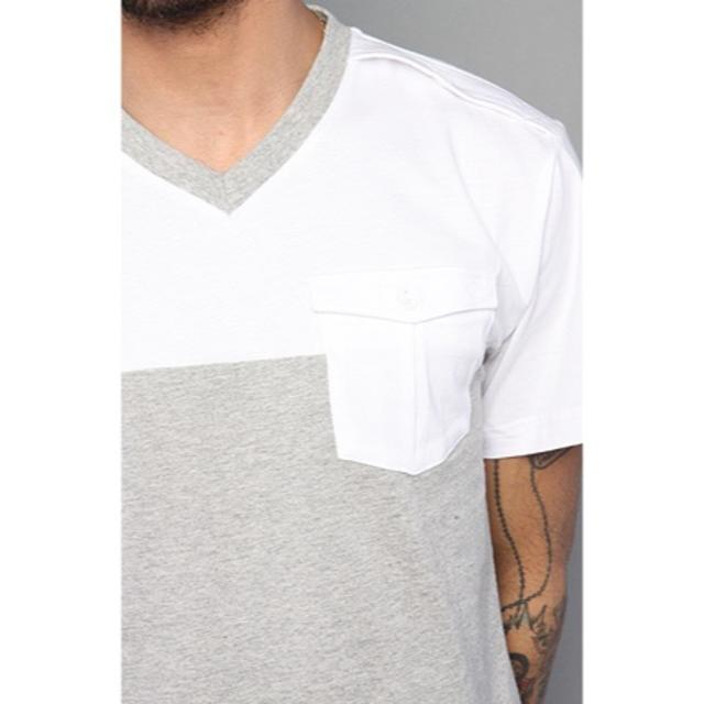 ROCKSMITH(ロックスミス)の新品 ROCKSMITH Nasir V-Neck Tee/White S メンズのトップス(Tシャツ/カットソー(半袖/袖なし))の商品写真