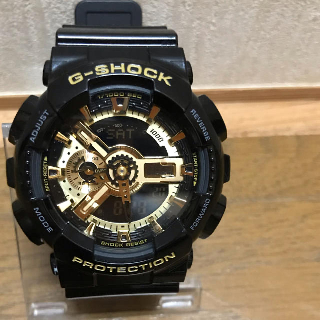 G-SHOCK(ジーショック)の最終価格　CASIO G-SHOCK GA-110GB-1AJF 箱説タグ付き メンズの時計(腕時計(デジタル))の商品写真