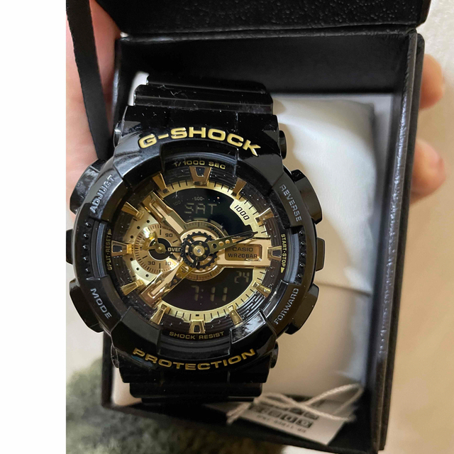 G-SHOCK(ジーショック)の最終価格　CASIO G-SHOCK GA-110GB-1AJF 箱説タグ付き メンズの時計(腕時計(デジタル))の商品写真