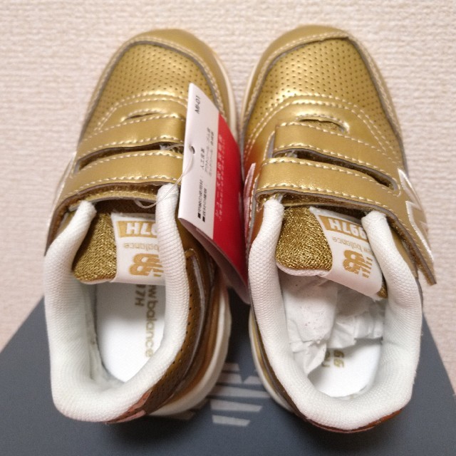 New Balance(ニューバランス)の新品★15cm CM997H ゴールド ニューバランス キッズ/ベビー/マタニティのキッズ靴/シューズ(15cm~)(スニーカー)の商品写真