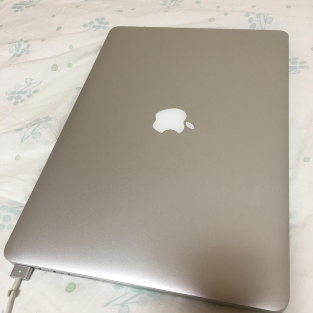 Apple Macbook Pro MGXC2J/A 15.4インチの通販 by Shin's handmade｜アップルならラクマ - 期間限定値下げ 美品 人気限定品