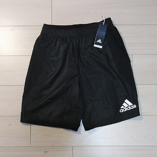 アディダス(adidas)のアディダス　ハーフパンツ　Lサイズ　新品(ショートパンツ)