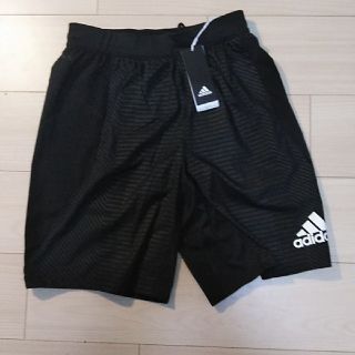 アディダス(adidas)のなーけん様専用　アディダス　ハーフパンツ　Mサイズ　新品(ショートパンツ)