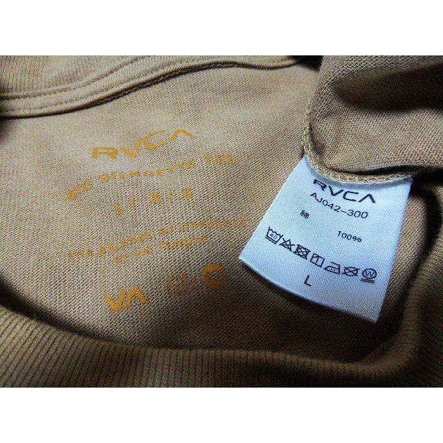 RVCA(ルーカ)のRVCA Tシャツ L ベージュ ボックスロゴ ビッグシルエット テープロゴ メンズのトップス(Tシャツ/カットソー(半袖/袖なし))の商品写真