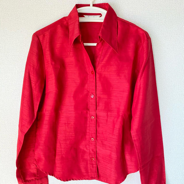 レディース ブラウス　シャツ　長袖　赤 レディースのトップス(シャツ/ブラウス(長袖/七分))の商品写真