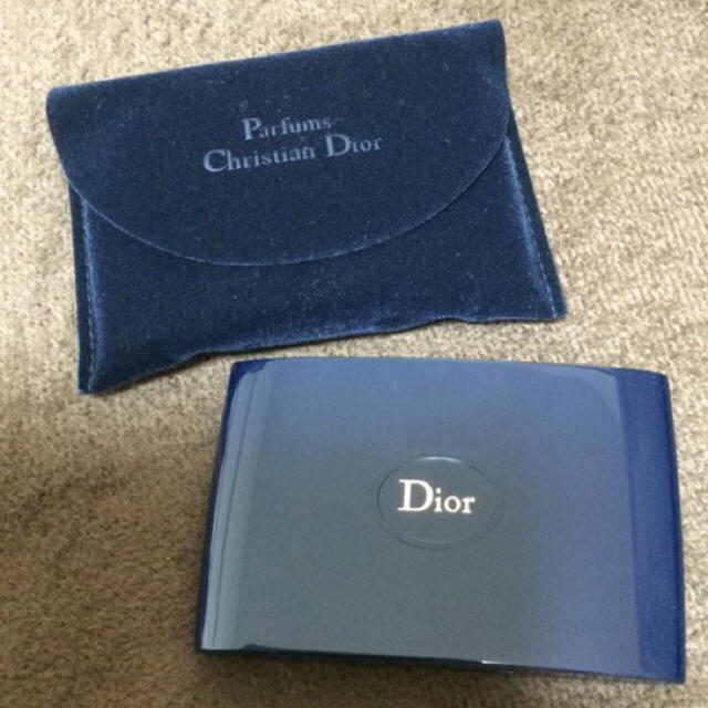 Christian Dior(クリスチャンディオール)のディオール ミニメイクパレット コスメ/美容のベースメイク/化粧品(アイシャドウ)の商品写真