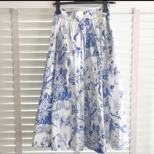 ZARA(ザラ)のzara  花柄スカート ボタニカルフラワー 川人未帆 レディースのスカート(ロングスカート)の商品写真