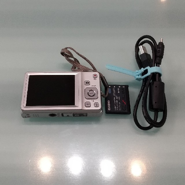 CASIO(カシオ)のCASIO ex-z28 コンパクトカメラ スマホ/家電/カメラのカメラ(コンパクトデジタルカメラ)の商品写真