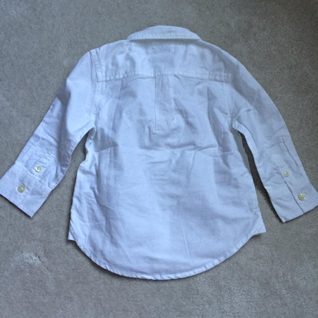 babyGAP(ベビーギャップ)のBaby gap ホワイトシャツ☆ キッズ/ベビー/マタニティのベビー服(~85cm)(シャツ/カットソー)の商品写真