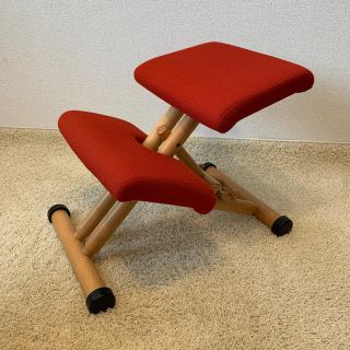 ストッケ(Stokke)のバランスチェア　RED(デスクチェア)