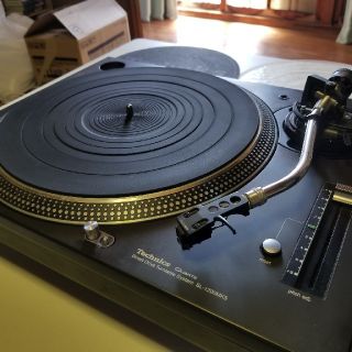 パナソニック(Panasonic)のTechnics SL1200-MK5 とVestax PMC のセット(ターンテーブル)