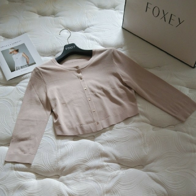 FOXEY(フォクシー)のmeysa♡さまご予約済み♪美品フォクシーカーディガン レディースのトップス(カーディガン)の商品写真