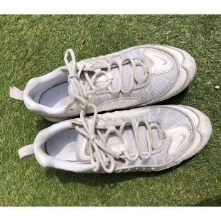 ナイキ(NIKE)の27.5！人気ホワイト！NIKE AIR Max98 NIKE 白スニーカー(スニーカー)