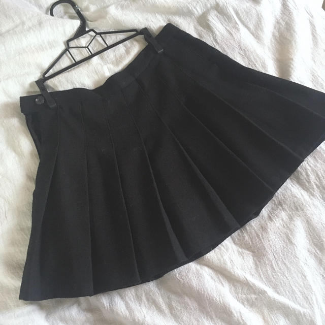 mixxmix(ミックスエックスミックス)の黒のプリーツスカート レディースのスカート(ミニスカート)の商品写真