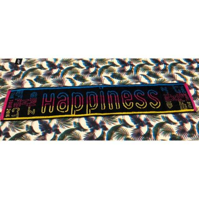 Happiness(ハピネス)のHappiness マフラータオル エンタメ/ホビーのタレントグッズ(ミュージシャン)の商品写真