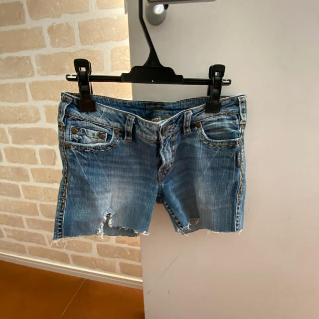 Silver JEANS(シルバージーンズ)のシルバージーンズ　デニムショートパンツ レディースのパンツ(ショートパンツ)の商品写真