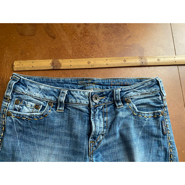 Silver JEANS(シルバージーンズ)のシルバージーンズ　デニムショートパンツ レディースのパンツ(ショートパンツ)の商品写真