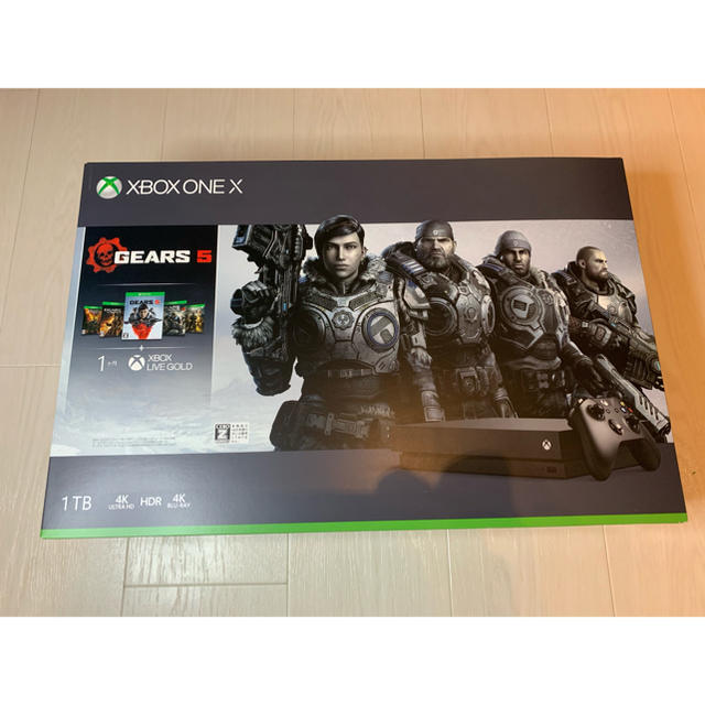 Microsoft(マイクロソフト)のXbox One X (Gears 5 同梱版)　新品未開封 エンタメ/ホビーのゲームソフト/ゲーム機本体(家庭用ゲーム機本体)の商品写真