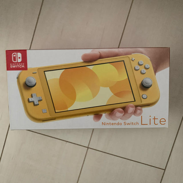 ニンテンドースイッチライト　イエロー