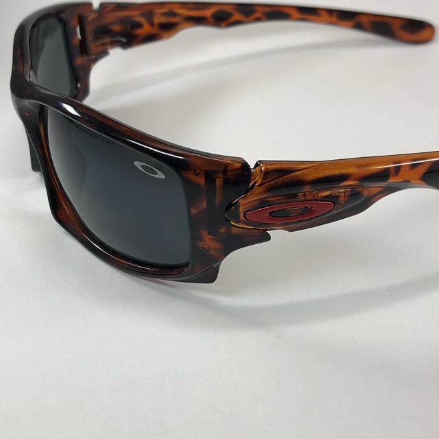 Oakley(オークリー)のオークリーサングラス メンズのファッション小物(サングラス/メガネ)の商品写真