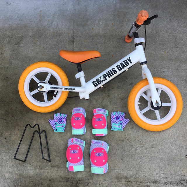 GRAPHIS GR-BABY  子供自転車　（キックバイク　ストライダー） キッズ/ベビー/マタニティの外出/移動用品(自転車)の商品写真