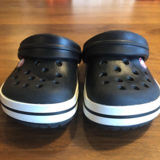 クロックス(crocs)のクロックス　4.5 黒(サンダル)