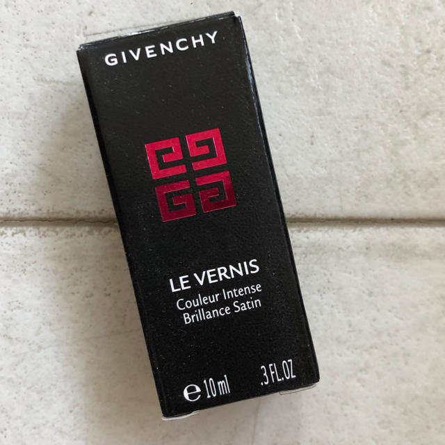 GIVENCHY(ジバンシィ)のネイル カラー 30 HEROIC BLUE 新品か　ジバンシィ コスメ/美容のネイル(マニキュア)の商品写真