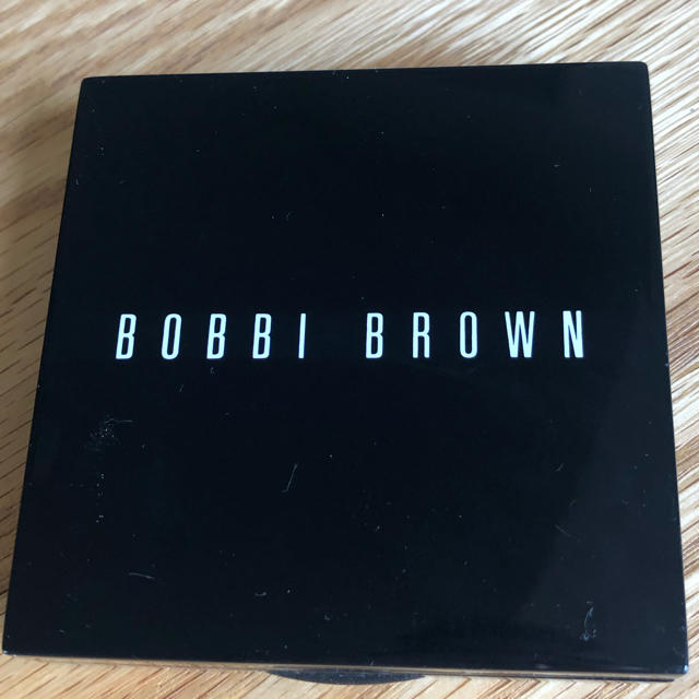 BOBBI BROWN(ボビイブラウン)のBOBBI BROWN プレストパウダー 中古品 コスメ/美容のベースメイク/化粧品(フェイスパウダー)の商品写真