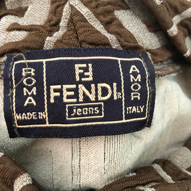 FENDI(フェンディ)のFENDI フェンディ　ロングスリーブT レディースのトップス(Tシャツ(長袖/七分))の商品写真