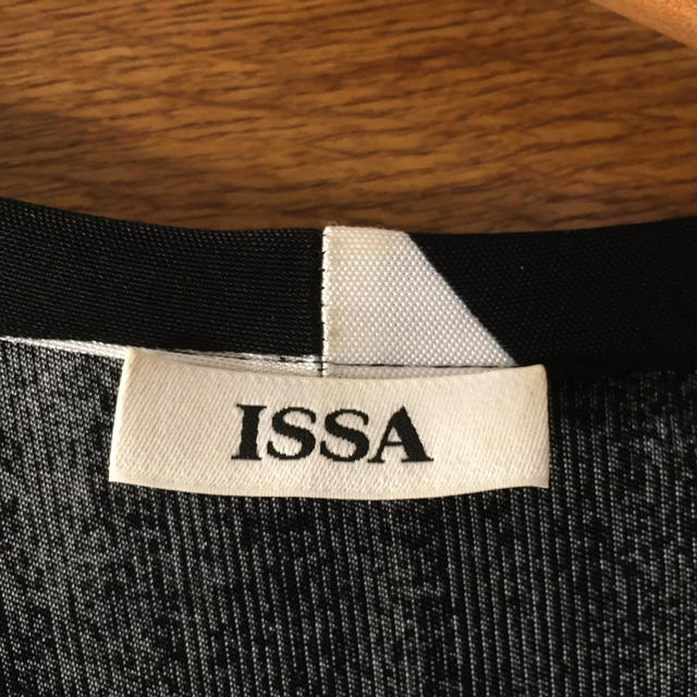 Issa London(イッサロンドン)のISSA ワンピース レディースのワンピース(ひざ丈ワンピース)の商品写真