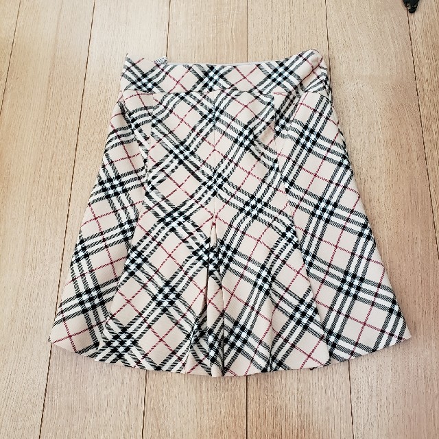 BURBERRY(バーバリー)のパンすき様専用　BURBERRY　スカート レディースのスカート(ひざ丈スカート)の商品写真