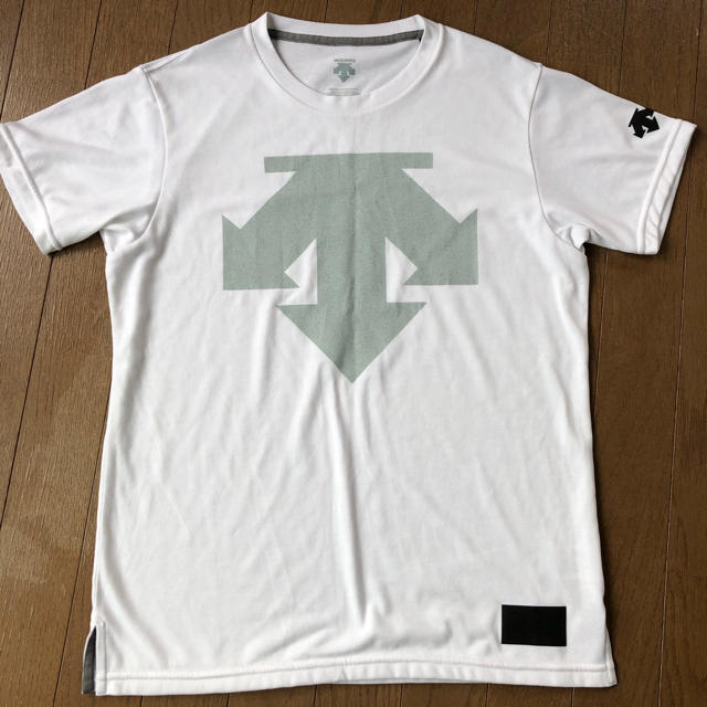 DESCENTE(デサント)のデサント　Tシャツ メンズのトップス(Tシャツ/カットソー(半袖/袖なし))の商品写真